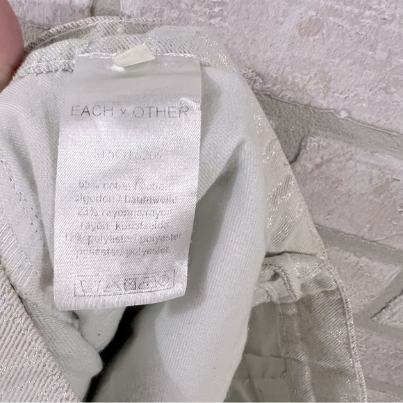 Each X Other Paris Distressed Ripped High Rise Relaxed Fit Jeans Size 26 - Picture 11 of 11